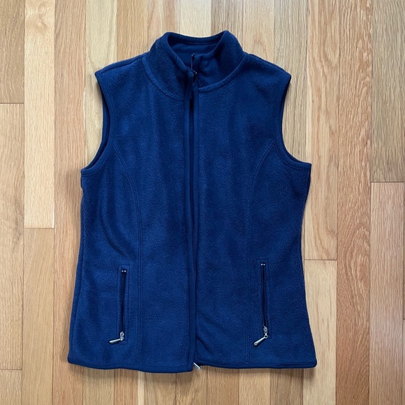Bundle of 4 fleece vests - Picture 8 of 9